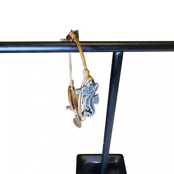 BOURBON AND BOWTIES 3 PEWTER  SEAHORSE WIRE BRACELET - Picture 7 of 9